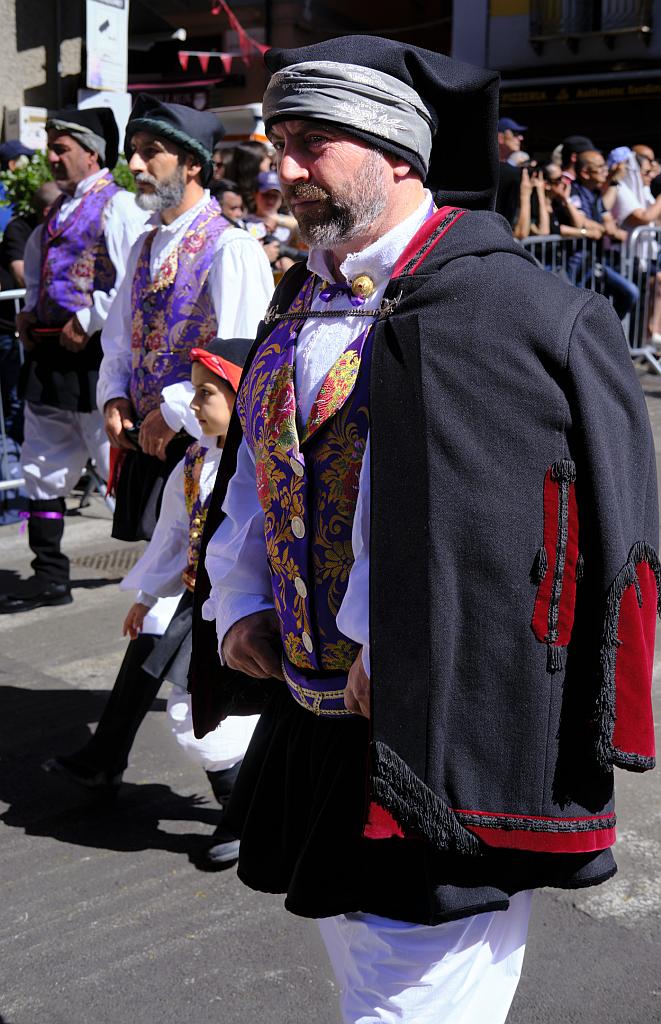 Sant'Efisio male costume