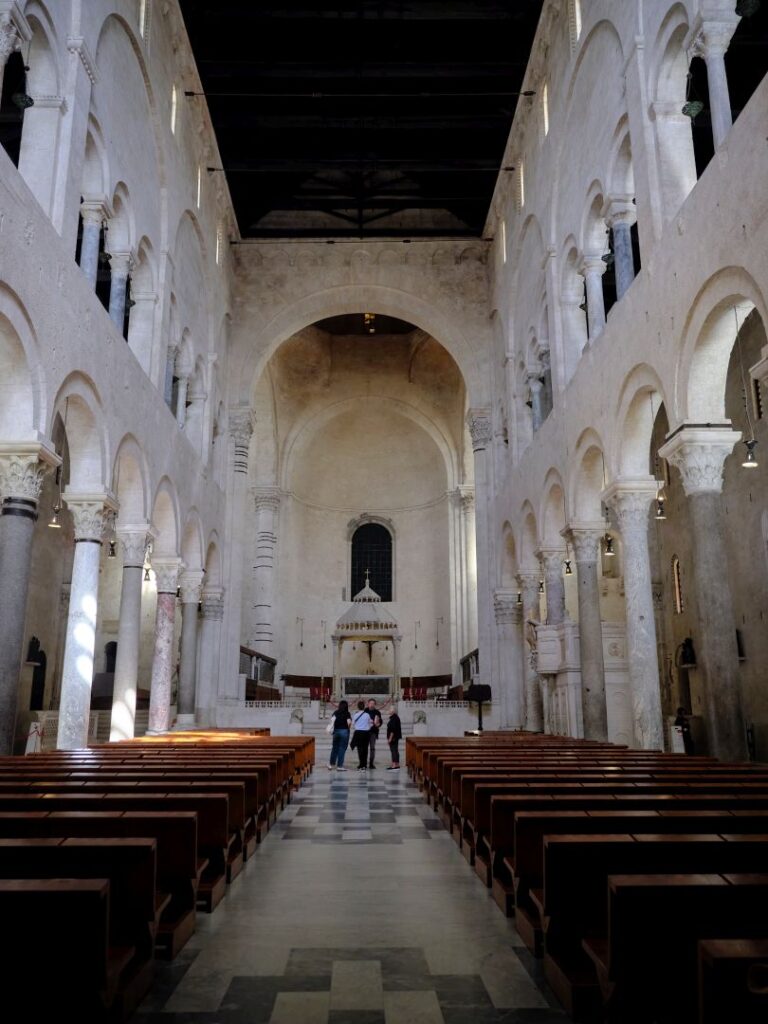 Bari Duomo interior